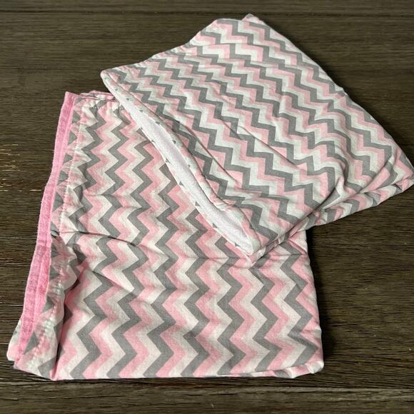 Hand Made Gray White Chevron  Baby Burp Cloths Pink Edge‎ Zig Zag Stripes - Picture 1 of 4